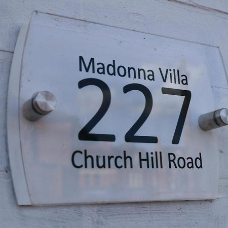 Madonna Villa Birmingham Luaran gambar