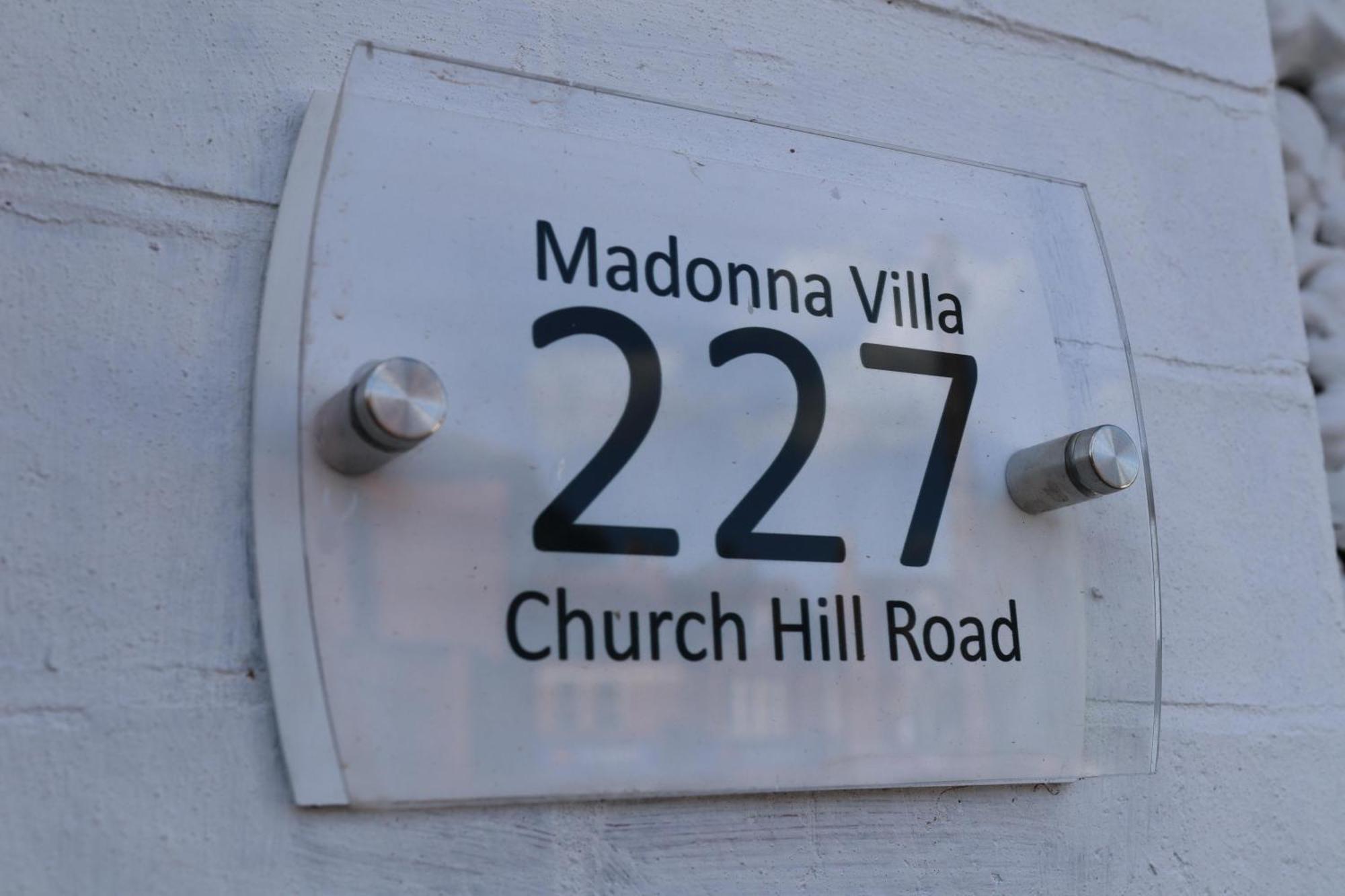 Madonna Villa Birmingham Luaran gambar